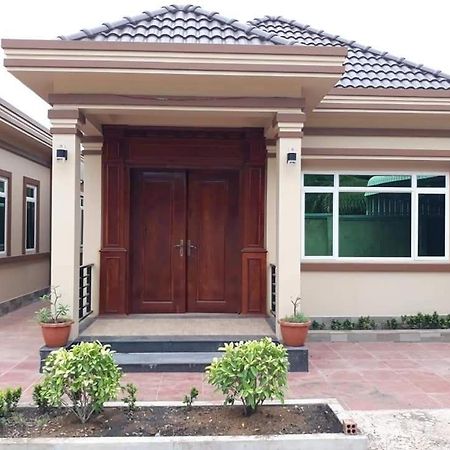 Serei Saophoan Villa Homestay Sisophon Exteriör bild